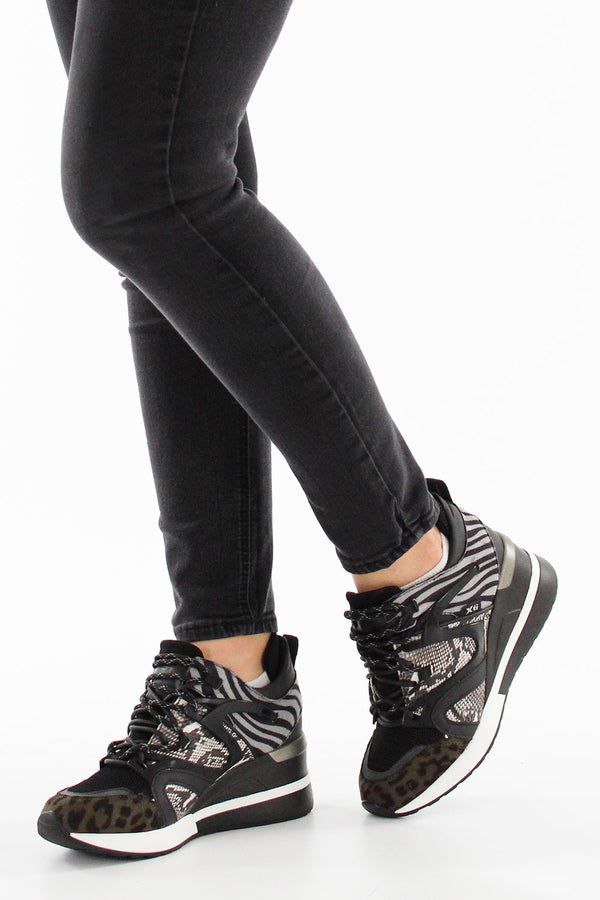 Sneakers con zeppa 44657.