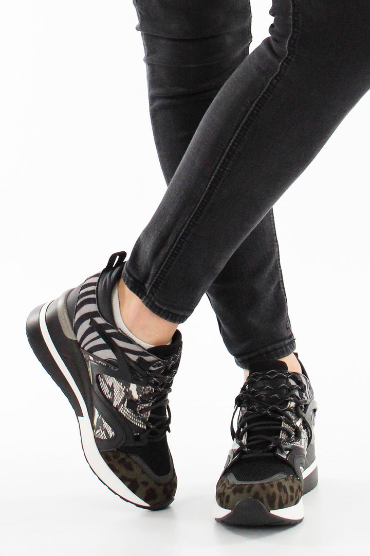 Sneakers con zeppa 44657.