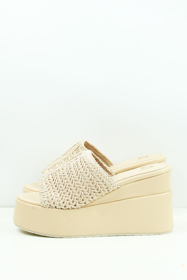 SANDALI BEIGE CON ZEPPA GK136
